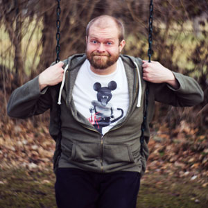 Stand Up Comedian Dj Dangler Outside Headshot